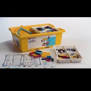 Grades 6-8
LEGO® Education
LEGO® Education SPIKE™ Prime Set